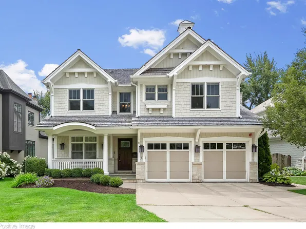 7 Chestnut Ave, Clarendon Hills, IL 60514