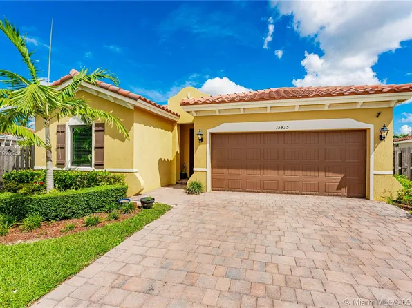 15435 SW 173rd St, Miami, FL 33187