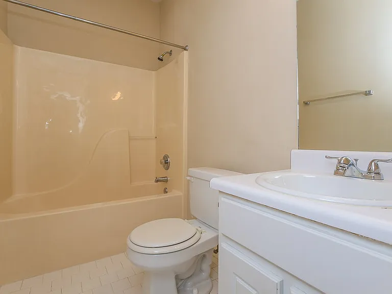 495 Anna Ave — Photo 15