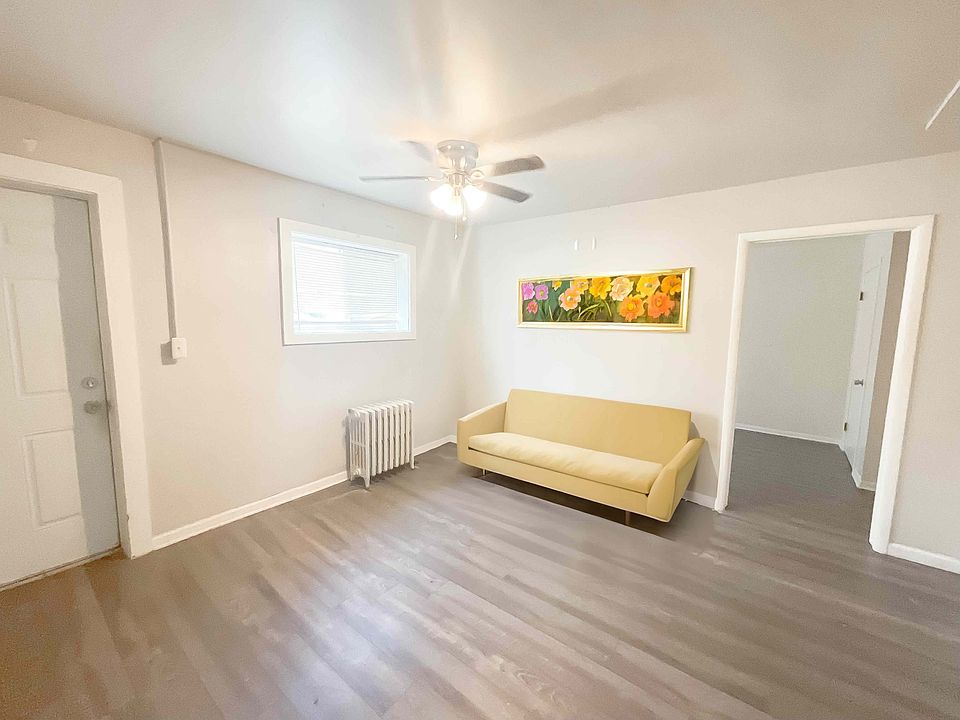 1st image of 2921 S Saginaw St #105