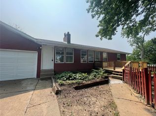 9900 Arthur Ln, Saint Louis, MO 63128