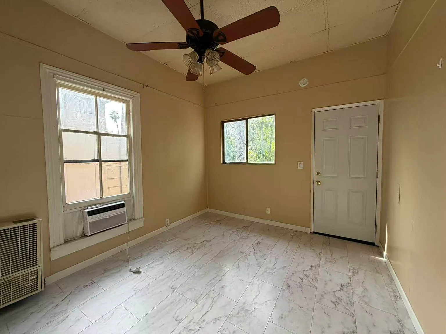 1 bed, 5000 sqft, $1,650 — Photo 3