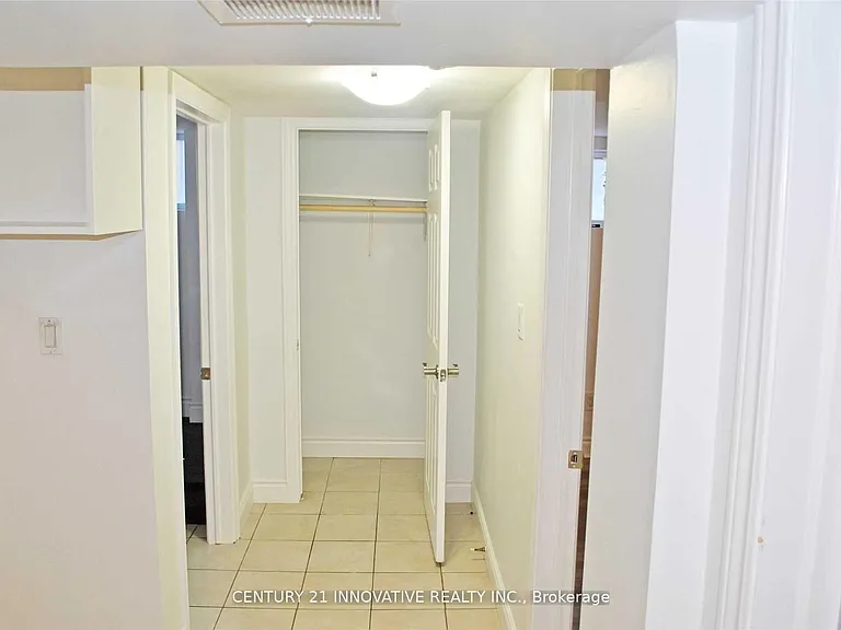 985 Victoria Park Ave #Basement 1 — Photo 5