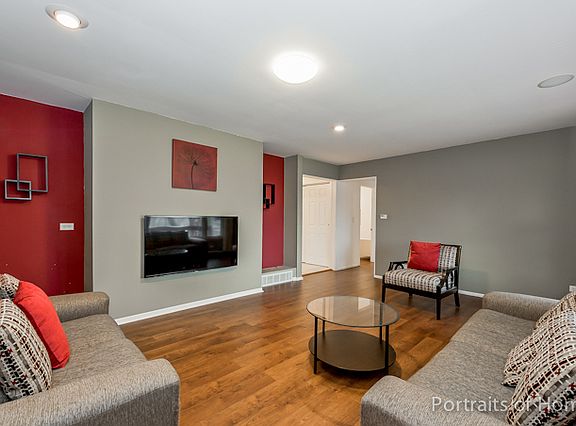 2nd image of 146 E Le Moyne Ave