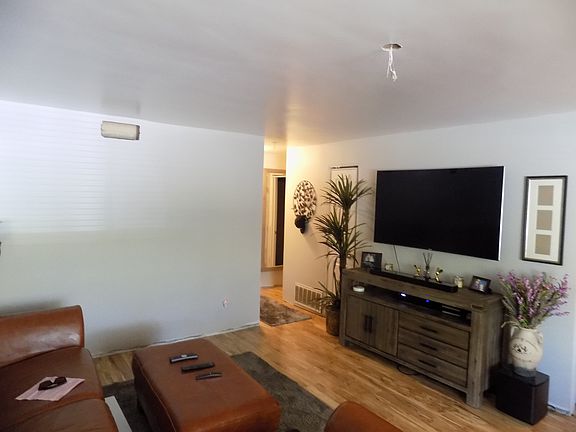 5th image of 4735 Amber Ln Unit 1