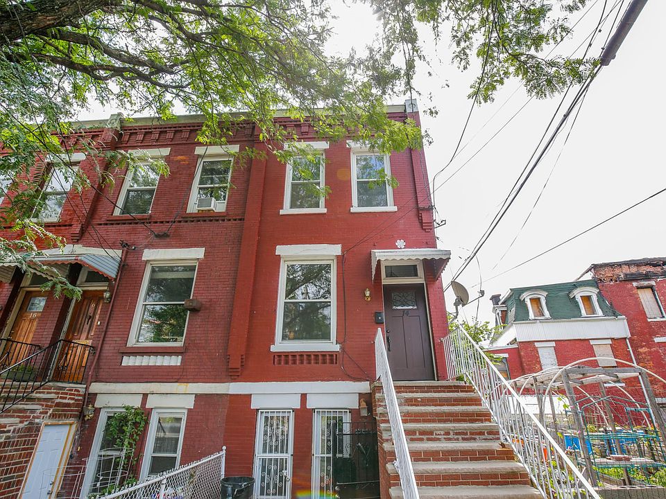 Beautiful brick row-house in BeLa JC!
