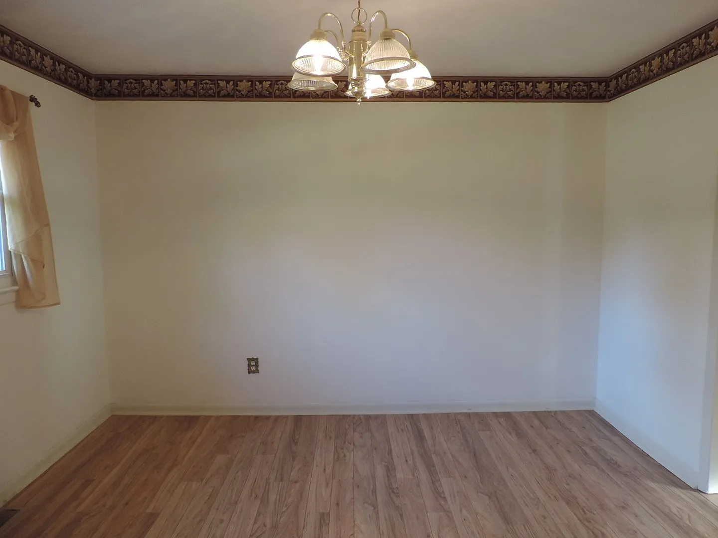 Great 3/1 Brick Ranch on Will Vannoy! Convenient Location! — Photo 4