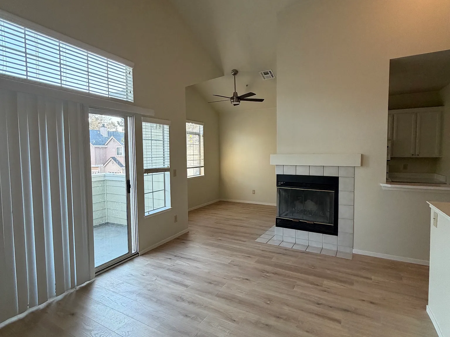 2 bed, 1014 sqft, $2,350 — Photo 3