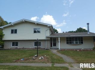 2325 Grinnell Dr, Springfield, IL 62704