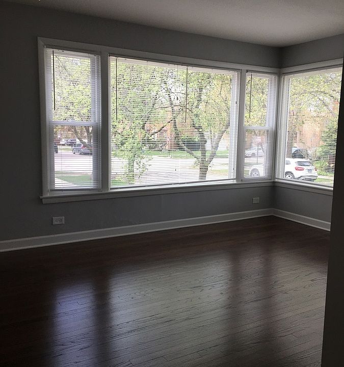 1st image of 11001 S Artesian Ave #1C