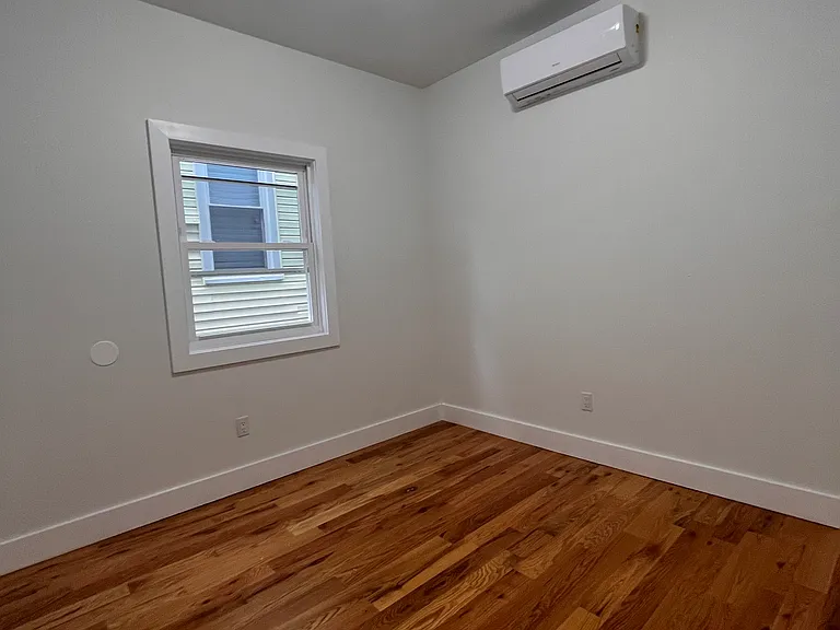 38 Tillinghast St #1R — Photo 3
