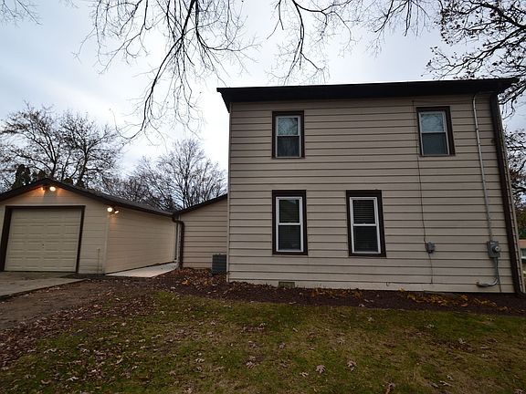 2nd image of 824 N Washington Ave