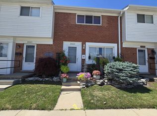 20225 Fifteen Mile Rd, Clinton Township, MI 48035