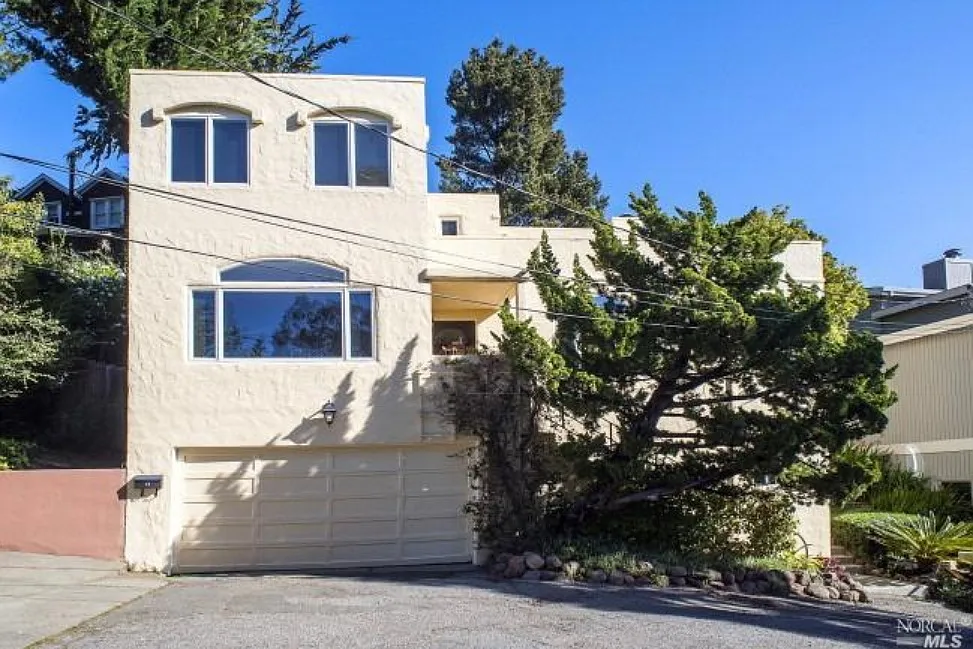 10 Robertson Ter photo 1