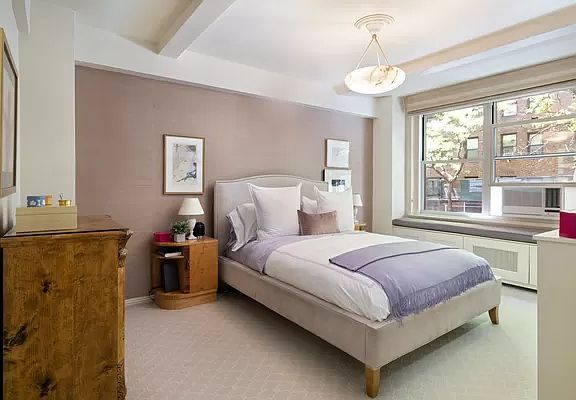 4th image of 215 E 73rd St #2B