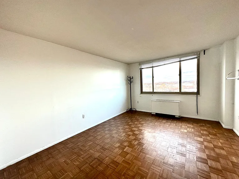 1 E University Pkwy #906 — Photo 12