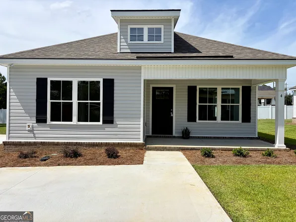 4 Roundtree St, Statesboro, GA 30458