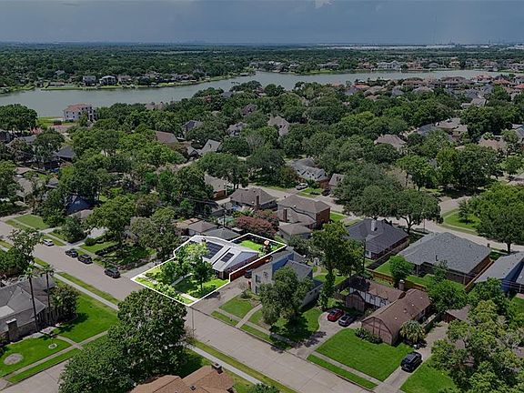 2nd image of 411 Whitecap Dr