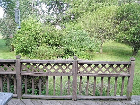 3rd image of 250 Rolling Green Ln