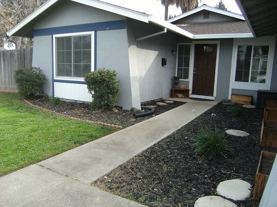 Front Entry Way
