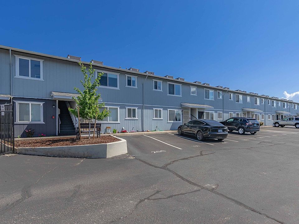 1st image of 2710 Menlo Dr #201