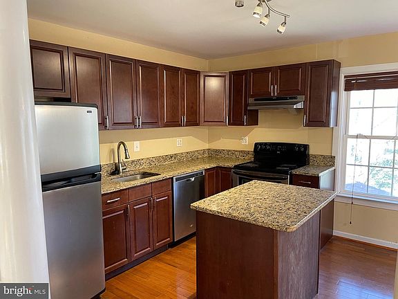 3rd image of 8917 Shamrock Ct