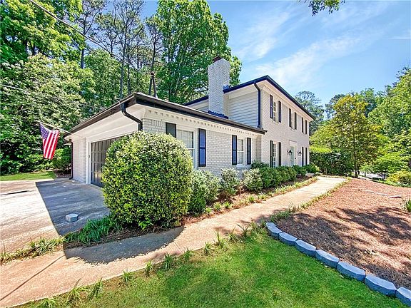 2nd image of 3512 Castleridge Dr