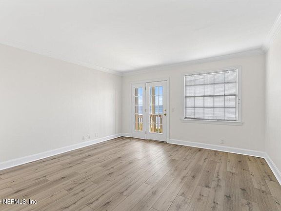 3rd image of 1586 PALM Avenue #1586