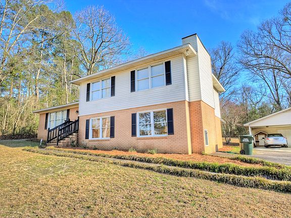5th image of 102 Laurel Dr