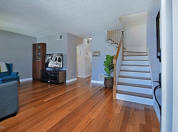 19050ArchwoodUnit7MLS004