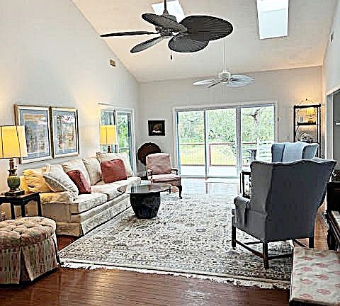 5th image of 404 Palm Ct