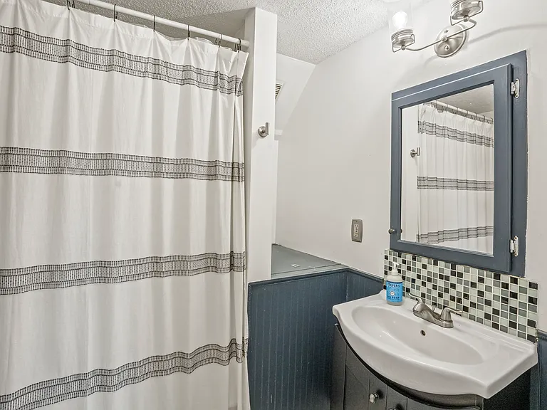 179 E Shore Dr — Photo 12
