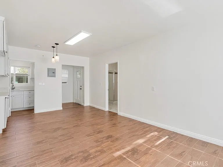 1285 E Broadway — Photo 3