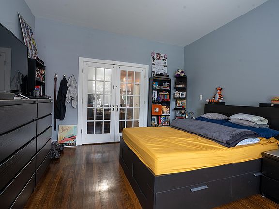 5th image of 4714 N Sawyer Ave #1