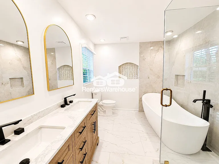 338 Travis St — Photo 20