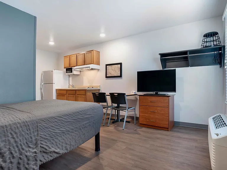 Studio Suite - 1 Full Bed