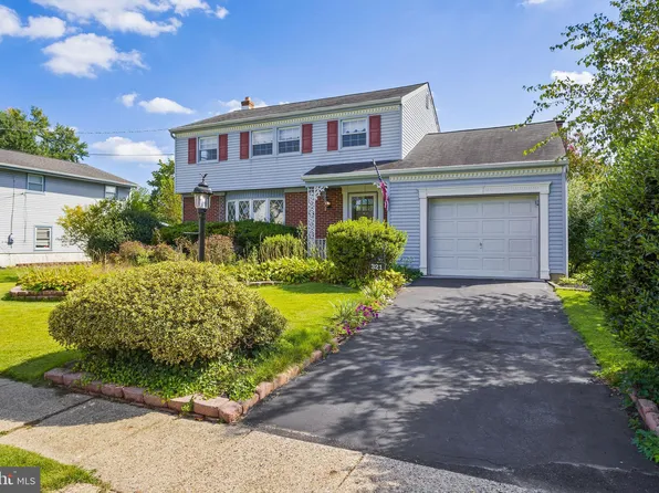 321 N Arthur Dr, Beverly, NJ 08010