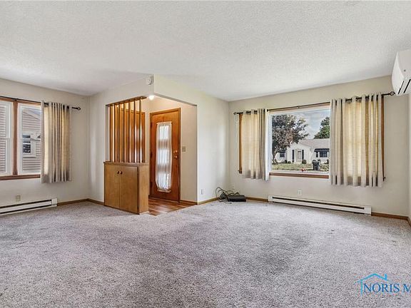 2nd image of 305 W Melrose Ave