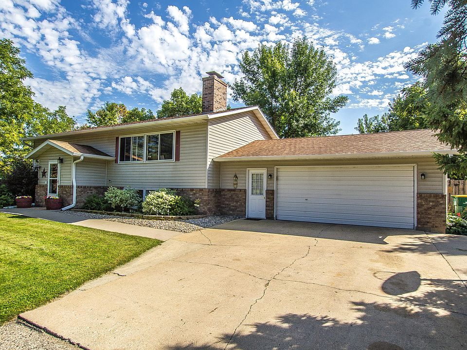 1st image of 2212 Springdale Dr NE