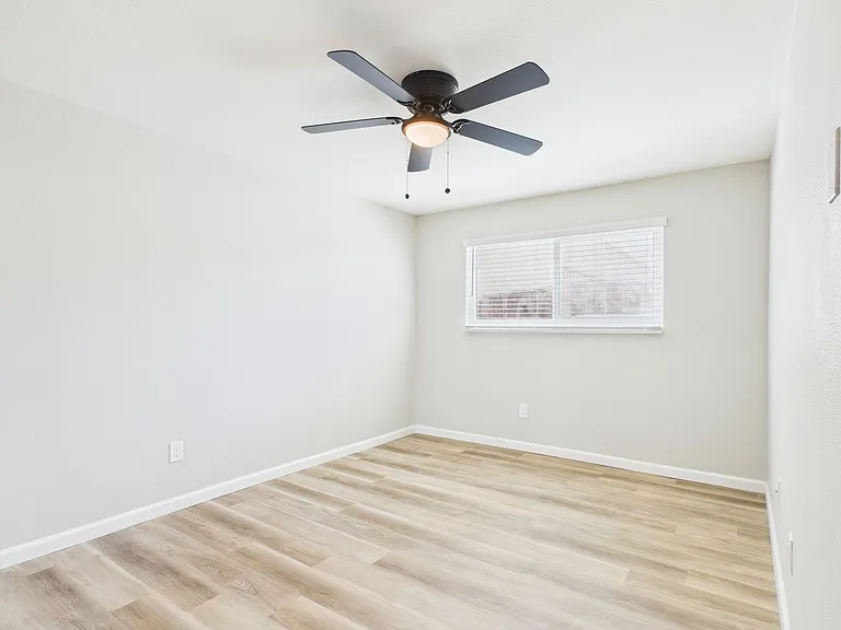 NNP - 3752 Nile Street — Photo 55