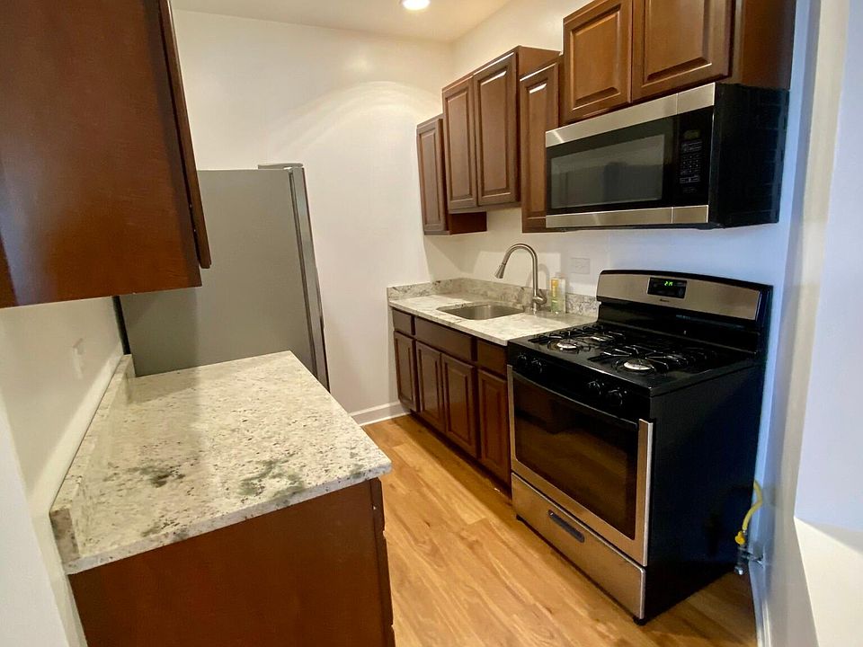 1st image of 1734 W Division #2R