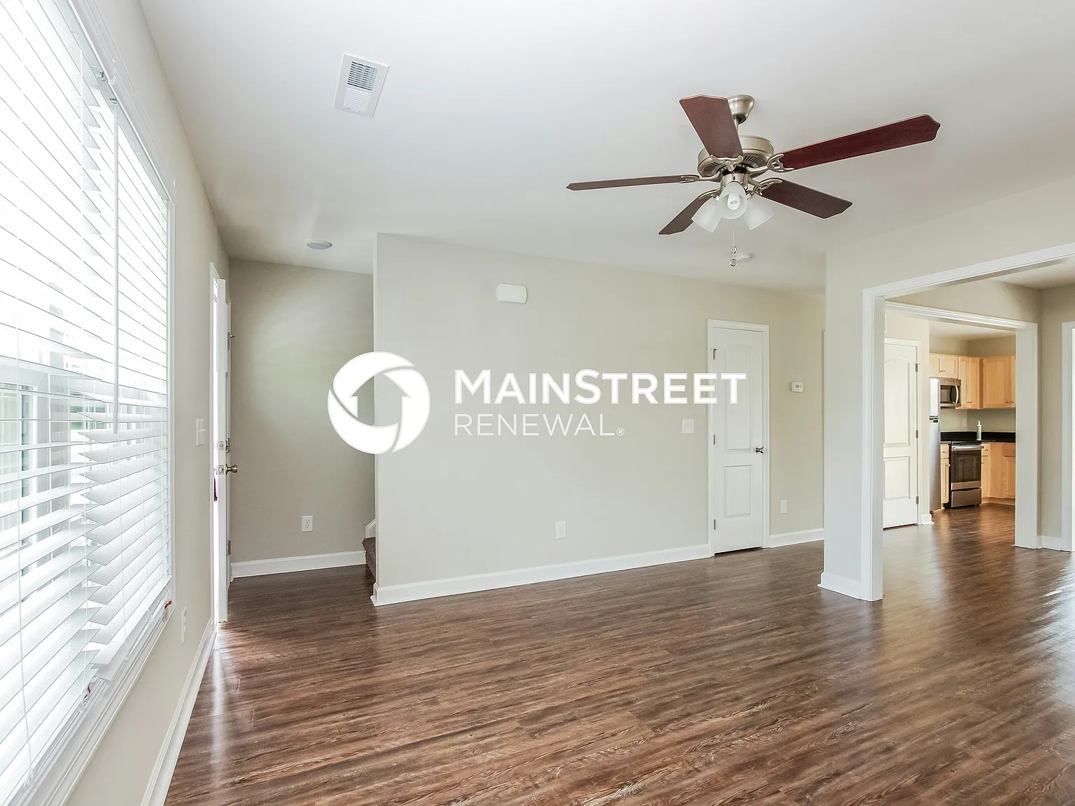 502 Rogers Lake Rd E — Photo 2