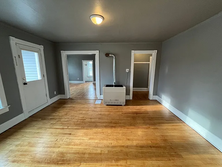637 S 3rd Ave — Photo 7