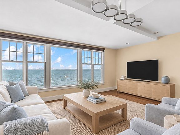 3rd image of 20 Bay View Ave