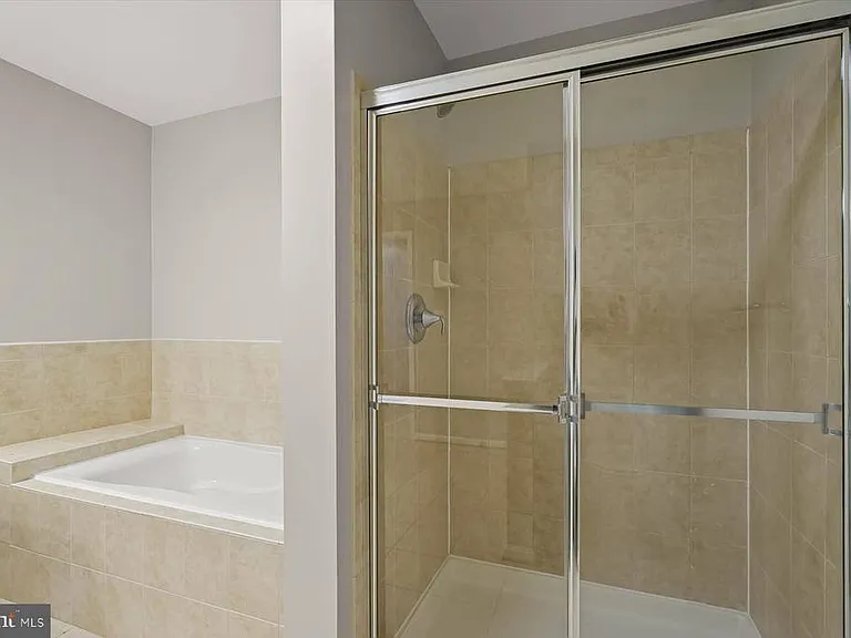 11214 Wortham Crest Cir — Photo 41