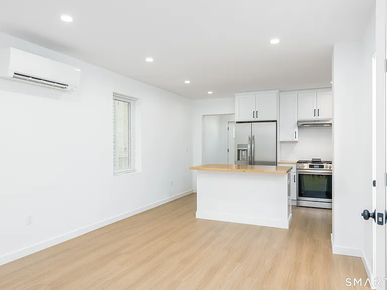 28 Townsend St — Photo 11