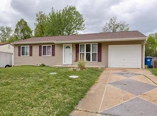 12057 Charleston Dr, Maryland Heights, MO 63043