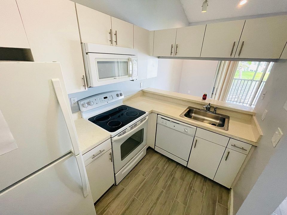 1st image of 7207 Glenmoor Dr