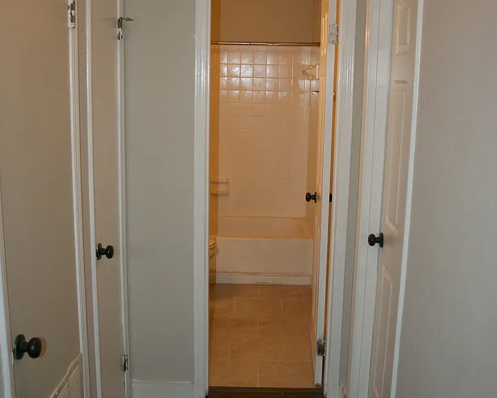 2308 Sylvan Ct — Photo 9