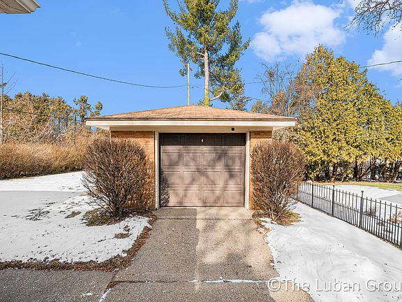 5th image of 2027 Wendover Dr NW